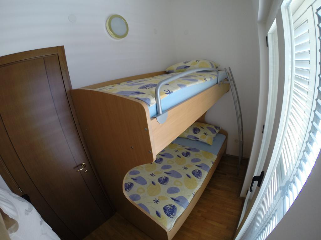Apartments Romana Slatine Habitación foto