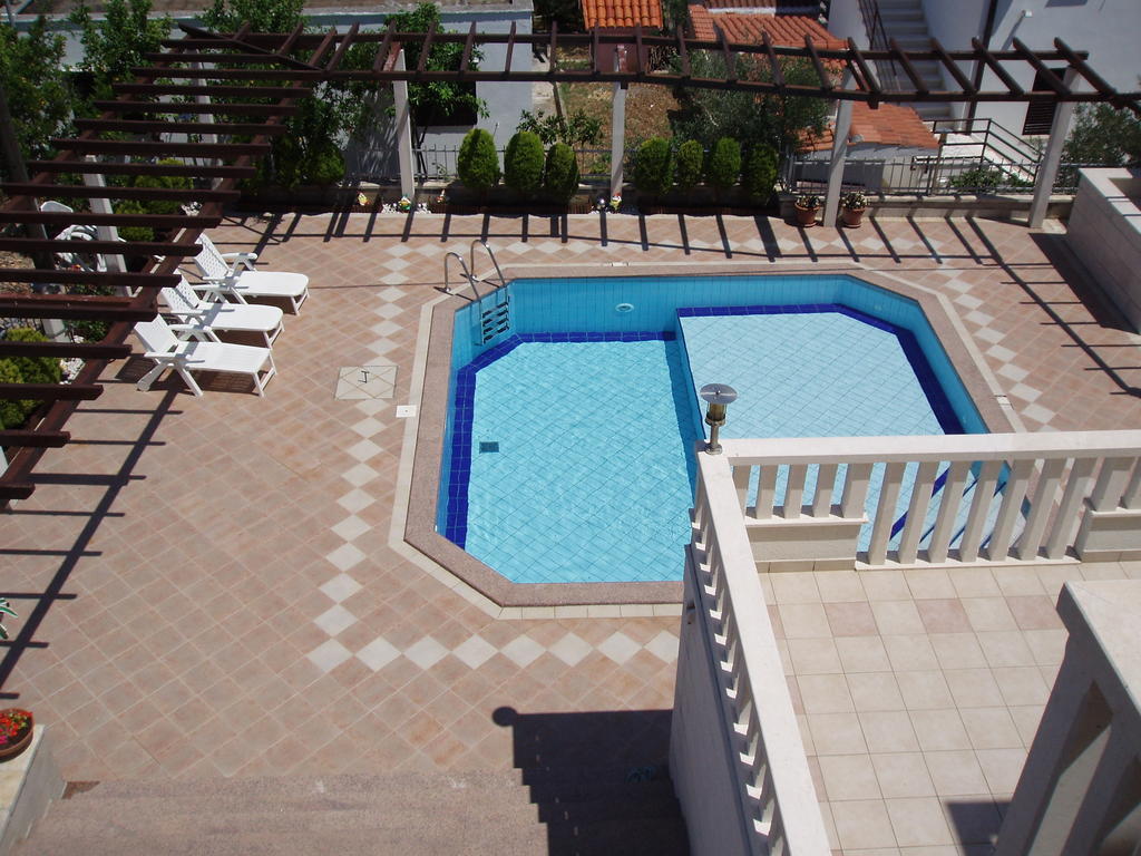 Apartments Romana Slatine Habitación foto