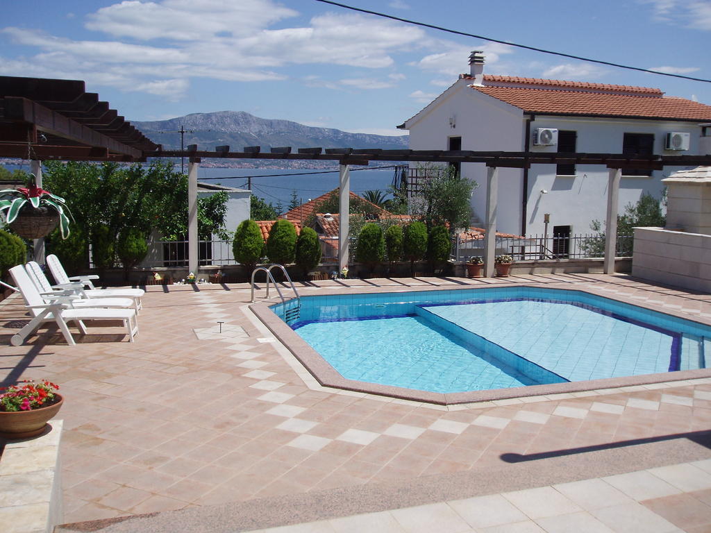 Apartments Romana Slatine Exterior foto